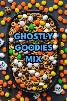 A photo of a  Ghostly Goodies Mix which is a type of halloween snack mix Halloween Table Snacks, Preschool Halloween Party Snacks, Scary Halloween Treats, Preschool Halloween Party, Party Mix Snacks