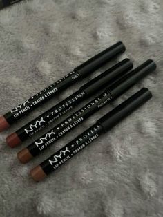 Nyx Products Aesthetic, Lip Liner Aesthetic, Nyx Lip Liner, Lip Combos, Make Up Inspiration, Makeup Accesories, Lip Makeup Tutorial