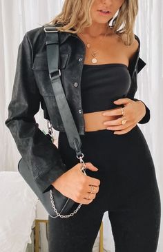 Bad Girl Aesthetic Outfits, Bad Girl Outfit, Cropped Black Jacket, Badass Outfit, Celebrities Leather Jacket, Real Leather Jacket, Causual Outfits, Outfit Aesthetic, Celebrity Outfits