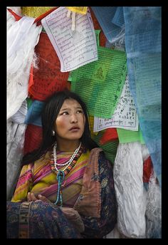 Tibet (gemaakt in Lhasa) Lhasa Tibet, Ethnic Beauty, Steve Mccurry, Lhasa, Dalai Lama, People Of The World