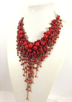 Work Necklaces, Beaded Jewels, Red Jewelry, Necklace Red, Beaded Jewelry Patterns, Seed Bead Necklace, Amber Jewelry, Cool Necklaces, Lovely Jewellery