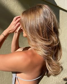 Light Brown Hair Ideas For Summer, Golden Brown Hair With Dimension, Buttery Brunette Hair, 90s Honey Brown Hair, Hazel Hair With Blonde Highlights, Micro Blonde Highlights, Brown Hair With Baylage Highlights, Caramel Balayage With Blonde Highlights, Warm Caramel Honey Hair