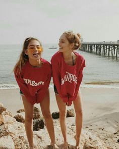 pinterest: @ oliviadwoods22 ✨ Mode Poses, Best Friend Pictures Tumblr, 90's Fashion