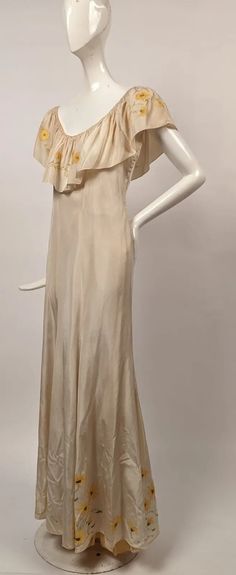 1930’S HAND PAINTED DAISY FLORAL IVORY TAFFETA LONG DRESS | eBay Cream Satin Bias Cut Dress, Beige Bias Cut Formal Dress, Formal Beige Bias Cut Dress, Cream Silk Maxi Length Gown, Silk Gown With Ruffles And Fitted Bodice, Daywear Maxi Dress With Bias Cut, Beige Silk Bias Cut Dress, Evening Cream Dress With Ruffles, Silk Cream Evening Dress With Fitted Bodice