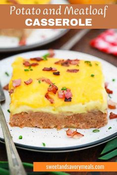 a plate with potato and meatloaf casserole Meatloaf Casserole, Ground Beef Seasoning, Fry Bake, Fluffy Mashed Potatoes, Classic Meatloaf, Quick And Easy Dinner Ideas