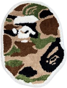 a rug with a camouflage pattern on the front and back of it's face