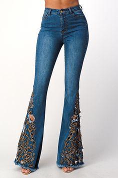 FLARE EMBROIDERY DENIM PANTS SIZE+FIT Model Measurements View Size on Model S Height 5'7" Bust 34" Waist 27" Hips 37.5 Unique Jeans Design, Blue Flare Jeans Outfit, Denim Embellishment, Distressed Cropped Denim Jacket, Fun Jeans, Jean Ideas, Flare Jeans Outfit, Embroidery Pants, Unique Pants