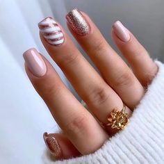 Christmas Press on Nails Short Square Glossy Fake Winter Nails with Glue 24Pcs(Nude Pink Glitter） Ongles Beiges, December Nails, Winter Nails Acrylic, Christmas Nails Easy, Cute Christmas Nails, Christmas Gel Nails, Short Square Nails, Her Nails, Striped Nails