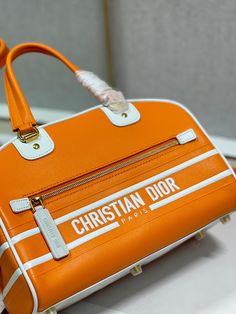 Size: (25x13x16.5cm) It comes with Dust box, Care manual, Tag and Paper bag. Isle Of Man, Indian Ocean, Sierra Leone, Vanuatu, Brunei, Haiti, Trinidad, Kuwait, Dior Bag