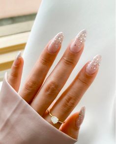 40+ Stunning Graduation Nails Perfect For Your Special Day; sparkle nails! This includes graduation nails acrylic, graduation nails ideas, graduation nails ideas 2023, graduation nails short, graduation nails acrylic almond, graduation nails acrylic short, graduation nails almond & more! This also includes graduation nails acrylic 2023, graduation nail ideas, graduation nail art, graduation nails simple & more! #graduationnails #graduationnailsacrylic #graduationnailsideas Nails Sparkly, Glitter Tips, Nails Homecoming, Her Nails, Nails White, Sparkly Nails