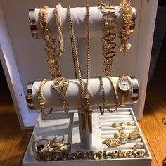 Gold Tone Jewelry Unsearched Untested- Pieces From A Large Estate Jewelry Buy Gold Jewlry, Royal Jewelry, Christmas 2024, Jewelry Holder, Dainty Jewelry, Buying Jewelry, Jewelry Store, Minimalist Jewelry, Jewelry Organization