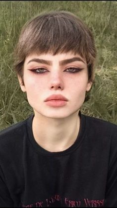 Androgynous Makeup, Hippie Makeup, Dark Makeup Looks, Alt Makeup, Graphic Makeup, Perfect Girl, Emo Makeup