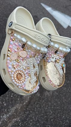 Pearl Crocs, Crocs Business, Blinged Crocs, Croc Decor, Crocs Custom, Junk Items, Bedazzled Crocs, Croc Ideas, Designer Crocs