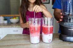 mixing coconut milk and strawberry juice Pink Drink Copycat, Milk And Strawberry, Very Berry Hibiscus Refresher, Coconut Milk Tea, Starbucks Pink Drink Recipe, Starbucks Pink Drink, Pink Drink Recipes, Strawberry Acai Refresher, Starbucks Egg Bites