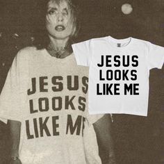 Jesus looks like me T-Shirt ✅ Fast Shipping 📦  $25 🧾 Custom 🖌️ Deadstock 🆕 Hit Me With Questions ⁉️ Celebrity Shirts, Blondie T Shirt, 2nd Choice, Silly Shirt, Slogan Shirts, Debbie Harry, Trailer Park, Screenprinting, Jesus Shirts