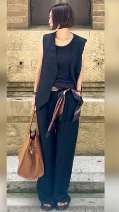 STREET STYLE 2024 SUMMER Casual Friday Work Outfits, Denim Street Style, Effortless Outfit, Linen Fashion, Effortlessly Chic Outfits, Street Style Trends, Street Fashion Photography, Looks Black, Street Style Summer