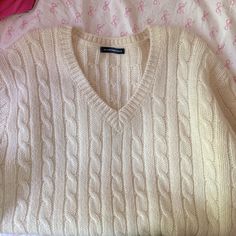 Super Cute Brandy Sweater. Never Worn!:) Brandy Sweater Outfit, Brandy Aesthetic, Brandy Sweater, Cute Sweaters For Fall, Brandy Melville Sweater, Sweaters Fall, Boo Basket, Brandy Melville Sweaters, Christmas Money