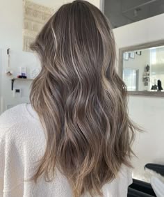 Brunette With Blonde Babylights, Natural Balayage Ash Brown, Brown Hair Blonde Babylights, Soft Highlights On Brown Hair, Brown Hair With Blonde Highlights And Money Piece, Ashy Caramel Highlights, Brown With Ash Highlights, Babylights On Light Brown Hair, Light Ashy Brown Hair With Highlights