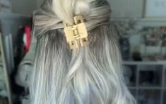 This hack gives BIG VOLUME to your thin hair in a clip. Learn a volume hair hack in this quick post. Tiktok Ponytail, Bump Ponytail, Faux Braid, Ponytail Hack, Crown Tutorial, Hair Hack, Half Ponytail