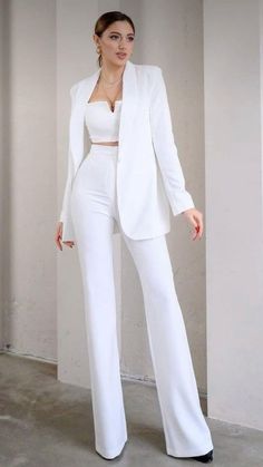 Baju Kahwin, Costum Elegant, Grad Outfits, White Suit, Woman Suit Fashion, Pantsuits For Women, Classy Dress Outfits