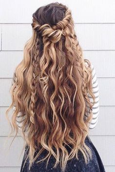 Pinterest - alicebocock Image Or, Luxy Hair Extensions, Pearl Flowers, Luxy Hair, Braided Hairstyles For Wedding, Wedding Hairstyle, Dirty Blonde, Long Curly Hair, Long Curly