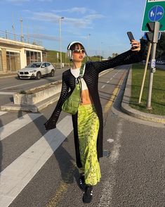 City Fashion Photography, Runway Aesthetic, 일본 패션, Funky Dresses, Minimal Outfit, Fashion World, Looks Style, Lookbook Outfits, London Fashion