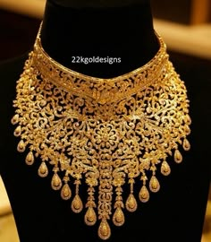 Nirmal Maurya Traditional Wedding Jewellery, Dubai Gold Jewelry, Unique Gold Jewelry Designs, Gold Bridal Necklace, Fashion Technology, Bridal Jewellery Design, Jewelry Cleaning, Gold Jewelry Simple Necklace, Gold Necklace Indian Bridal Jewelry