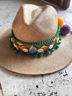 Monroe Hat, Arm Bangles, Types Of Hats, Bohemian Chic Fashion, Chapeau Cowboy, Hat Decoration