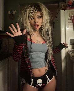 Rave Fit, Photographie Portrait Inspiration, Gyaru Fashion, Scene Kids, Poses Reference, 2000s Fashion Outfits, Human Poses, The Perfect Guy, Reference Photos