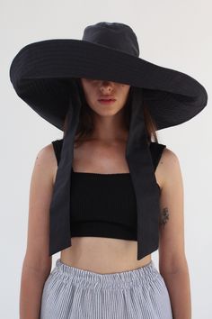 Beklina Voluminoso Tie Hat Black Sunhat Outfit, Big Hats, Veiled Hats, Hat Aesthetic, Oversized Hat, Windy Weather, Large Hats, Wide Brimmed Hats, Petite Outfits