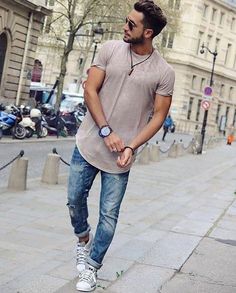 Style Savant — Style-Savant.tumblr.com Mens Street Style Summer, Vetements Shoes, Mens Fashion Swag, Mens Fashion Sweaters, Lisa Bonet, Mens Fashion Casual Winter, Men With Street Style, Mens Fashion Photography, Hipster Mens Fashion