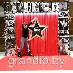 Hollywood Backdrop Ideas Photo Booths, Bollywood Theme Decor Ideas, Bollywood Theme Decor, Bollywood Theme Party Decoration, Bollywood Party Decorations, Photobooth Background, Hollywood Theme Party Decorations, Cinema Theme