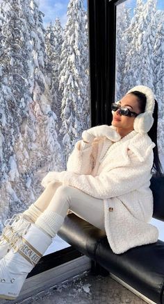 Winter Outfits Snow, Ski Slope, Winter Boots Outfits, Colorado Outfits, Ski Outfit, Stylish Winter Outfits, Moon Boot