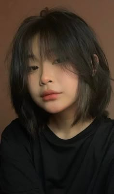 Korean Short Haircut, Short Hair For Chubby Faces, Japanese Short Hair, Chubby Face Haircuts, Short Hair Cuts For Round Faces, Hairstyle For Chubby Face, Short Haircuts With Bangs, Asian Haircut