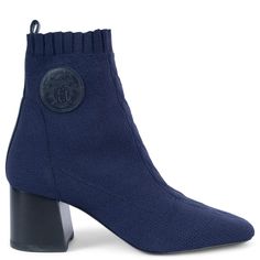 100% authentic Hermès Volver 60 sock ankle boots in Bleu Fonce (navy blue) knit with Clic! C'est Noue motif. Features calf leather Ex-Libris emblem and heel. Have been worn and are in excellent condition. Measurements Model H212163Z 49 Imprinted Size 37.5 Shoe Size 37.5 Inside Sole 24.5cm (9.6in) Width 7.5cm (2.9in) Heel 6cm (2.3in) All our listings include only the listed item unless otherwise specified in the description above Luxury Blue Elegant Boots, Hermes Ankle Boots, Luxury Blue Heeled Boots For Women, Luxury Blue Pointed Toe Heeled Boots, Luxury Blue Ankle Boots, Navy Blue Boots, Sock Ankle Boots, Ex Libris, Leather Boots