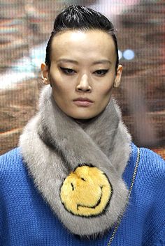 Anya Hindmarch F/W 15/16 Anya Hindmarch, 90s Nostalgia, The Girl Who, Travel Pillow, Her Style, Hip Hop, Bring It On