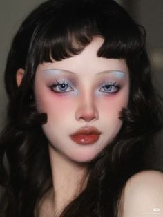 Snow White Makeup, Futuristic Makeup, White Eyeshadow, Retro Makeup, Cream Foundation, Ethereal Makeup, Dope Makeup, Single Eyeshadow