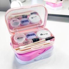 Create a lasting impression and positive impact with your brides, celebrities or clients! It's great for personal use too! We know some gifted touch up kits end up being wasteful and in our landfills, so as a sustainably minded company, we worked with Pro Bridal and Celebrity Makeup Artists to find a more eco-friendly solution. Our MYO Mini Case is made of 30% post-consumer recycled material, adding an eco conscious aspect to the value of your company. We created these kits so artists can be pr Mini Collectables, Compact Makeup, Mini Beauty Products, Makeup Disposable Kit, Mini Makeup Products, Mini Makeup Kit, Mini Essentials Kit, Compact Travel Makeup Kit, Reusable Makeup Compact