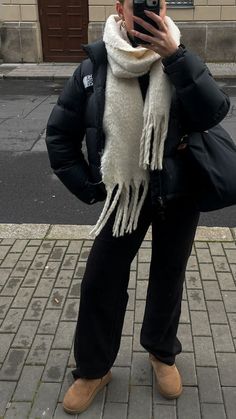 Euro Winter Outfits, Vinter Mode Outfits, Nyc Outfits, Scarf Outfit