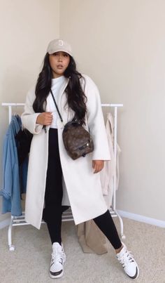 Fall Outfits Black Women Baddie, Winter Errands Outfit, Elegant Airport Outfit, Airport Outfit Black Women, Curvy Casual Outfits, Stylish Winter Outfits, Stylish Work Attire, Business Casual Outfits For Work