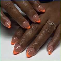 After fur nails, you probably thought that you had seen all the craziest nail art ideas. Black Nails Orange Tips, French Tips Black Women, Orange Nails Black Women, Orange And Black Nails Acrylic, Almond Nails Black Women, Drippy Nails, Nail Art French, Short Almond Nails, Nagel Tips