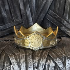 Cosplay Viserys, Rhaenyra Targaryen Crown based on house of the dragon series. Crown of Jaehaerys Targaryen is the best Christmas gift for him or for her and for Game of thrones conventionThis is a cosplay replica of Crown of Rhaenyra TargaryenViserys TargaryenThis is a handmade finished product made of pvc plasticThe crown has an oval inner diameter 7.8x6,1 inch (19,8x15,5 cm). Oval diameter fits well to one's head. The crown is packed in a wooden box for careful shipping and storage.If you nee Dragon Queen Crown, House Of The Dragon Crown, House Of The Dragon Cosplay, Aegon Crown, Viserys Rhaenyra, House Of The Dragon Jewelry, Rhaenyra Crown, Viserys Crown, Targaryen Crown