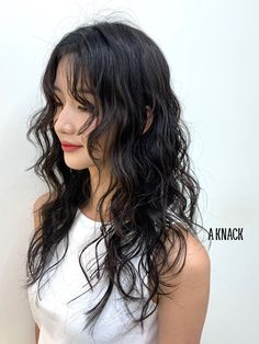 Perm On Asian Hair, Hippie Perm Korean, Cold Perm Long Hair, Long Haircut Wavy Hair Natural, Korean Perm Short Hair Mid Length, Hush Cut On Curly Hair, Layer Wavy Hair, Curly Long Haircut