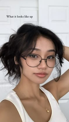 Round Glasses For Round Face, Big Frame Glasses Women, Oval Face Shape Aesthetic, Glasses For Oval Faces Aesthetic, Glasses Aesthetic For Round Face, Glasses Aesthetic Oval Face, Big Cute Glasses, Glass Style Women, Specticals Frames Style For Round Face