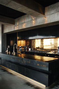 13 Trendsetting Black Countertop Kitchen Designs – DreamyHomeStyle