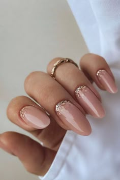 NEW YEARS NAIL IDEAS | HOLIDAY NAILS Ombre Tip Nails Colour, Nail Art For Short Oval Nails, Silver Cuticle Nails, Coiffing Nails, Classy Simple Acrylic Nails, Business Nails Classy Almond, Nails Inspiration Pink Almond, Color Nails With French Tip, Manager Nails