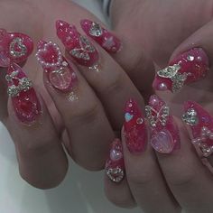 #ChallengedesFêtes Kawaii Nails Valentines, Cute Valentines Nail Designs, Cute Short Douyin Nails, Pink Heart Charm Nails, Jelly Charm Nails, Cute Charm Nails, Cute Gel X Nails