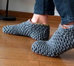 Charcoal Men Slippers With Leather Soles Comfy Indoor Mens - Etsy Serbia Charcoal House, Dancing Shoes Wedding, Mens Crochet, Crochet Men, Slippers Crochet, Handmade Slippers, Tweed Yarn, Men Slippers, Handmade Knitwear