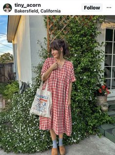 Gingham Outfit, Red Linen Dress, Summer Teacher Outfits, Teacher Dresses, Midsize Outfits, Real Style, Cute Simple Outfits, Fashion Fits, Sewing Inspiration