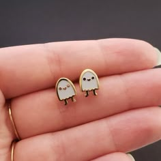 Aesthetic Cute Earrings, Cool Earrings Aesthetic, Dark Ghost, Black Ghost, Kawaii Earrings, Ghost Earrings, Cute Pins